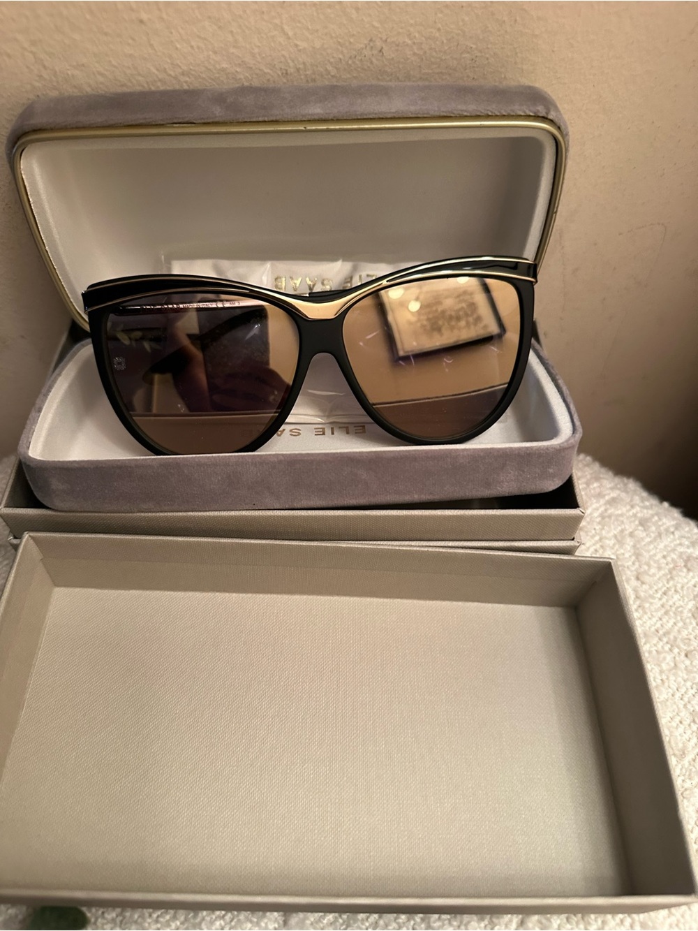 NWT Ellie Saab oversized sunglasses with box and all accessories